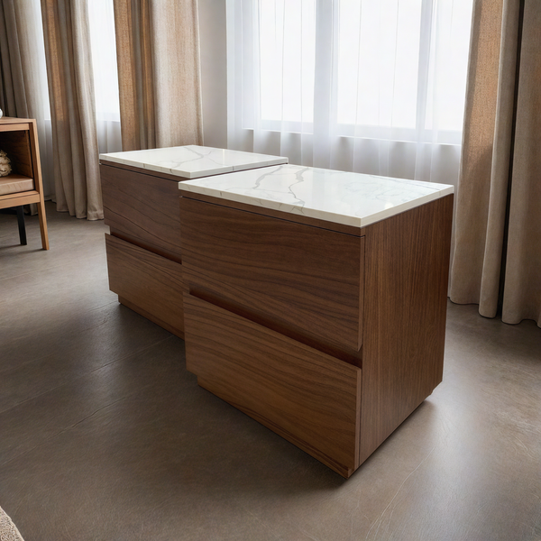 Buró Bistrita / Bistrita nightstand