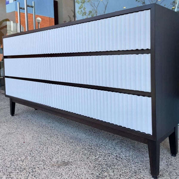Cajonera surcos de parota / Groove Parota drawers