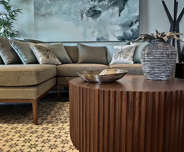Mesa de centro con surcos / Groove coffee table*
