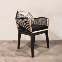 Silla tejida a 2 colores / Duotone woven chair*