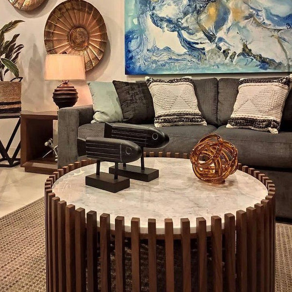 Mesa de centro de palitos cubierta de mármol / Palitos coffee table with marble top*
