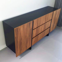 Bufetera Negra con frente natural / Black Buffet with Natural front*