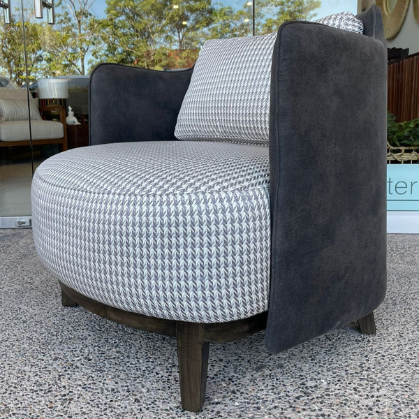 Sillon pata de gallo-Upholstered Armchair*