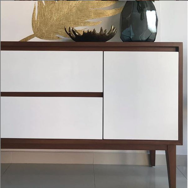 Bufetera Frente Blancos / White Front Buffet*