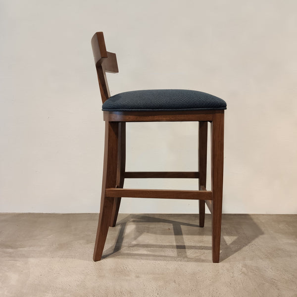 Banco para barra parota- Parota barstool*